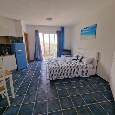 Oasi Blu Monolocale Vista Mare Nebida Exterior foto
